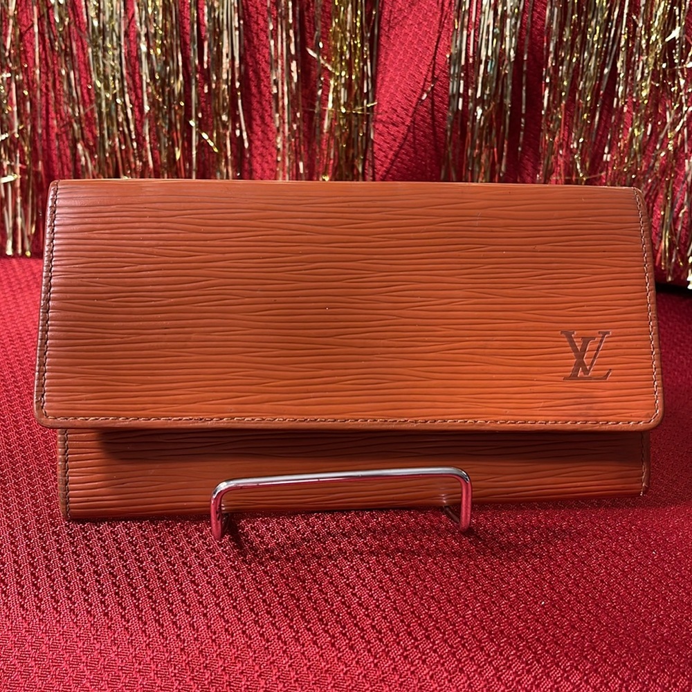 Louis Vuitton Brown Wallet with Flap Closure and Textured Leather w/ COA - Picture 3 of 13